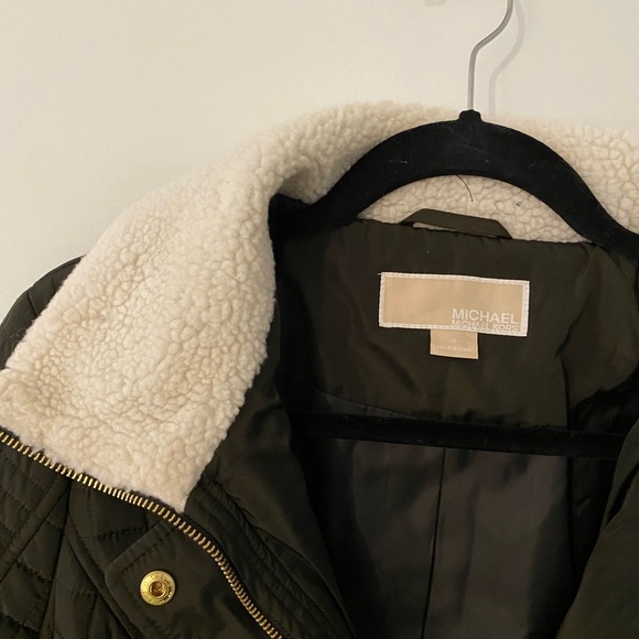 Michael Kors Quilted Light Jacket - Picture 2 of 4